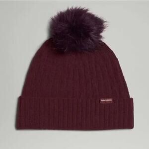 NWT Lululemon Cable Knit Pom Beanie Burgundy Cassis Nylon Blend – One Size